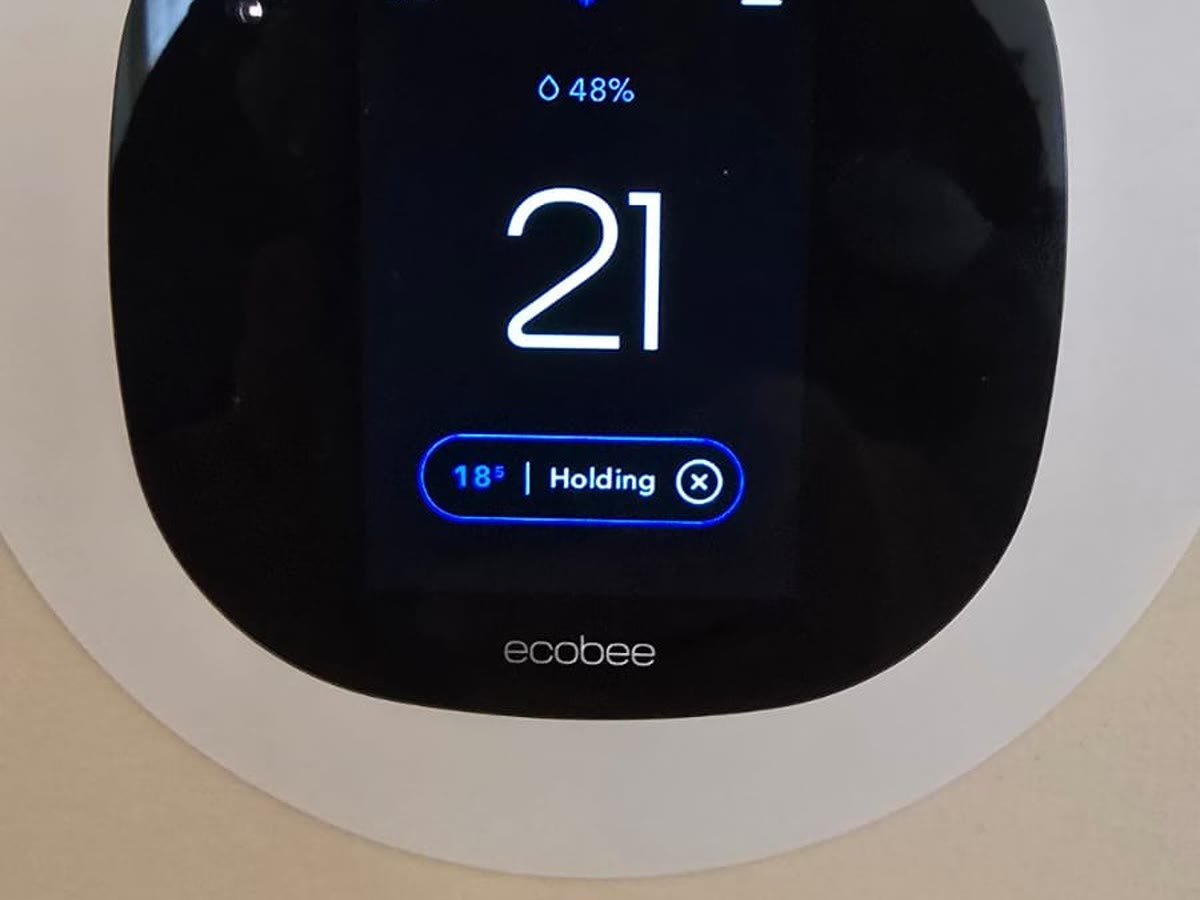 Smart thermostat installed and running in an Ottawa home